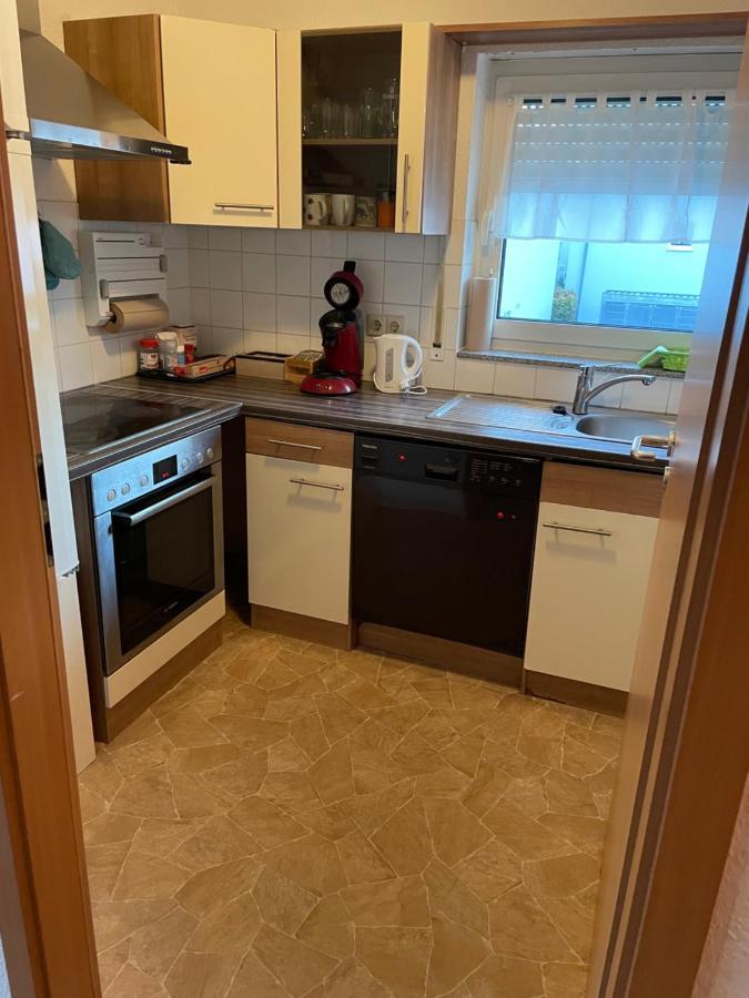 Ferienwohnung Mit 2 Zimmer, Kueche, Bad, In Saarbrücken Esterno foto