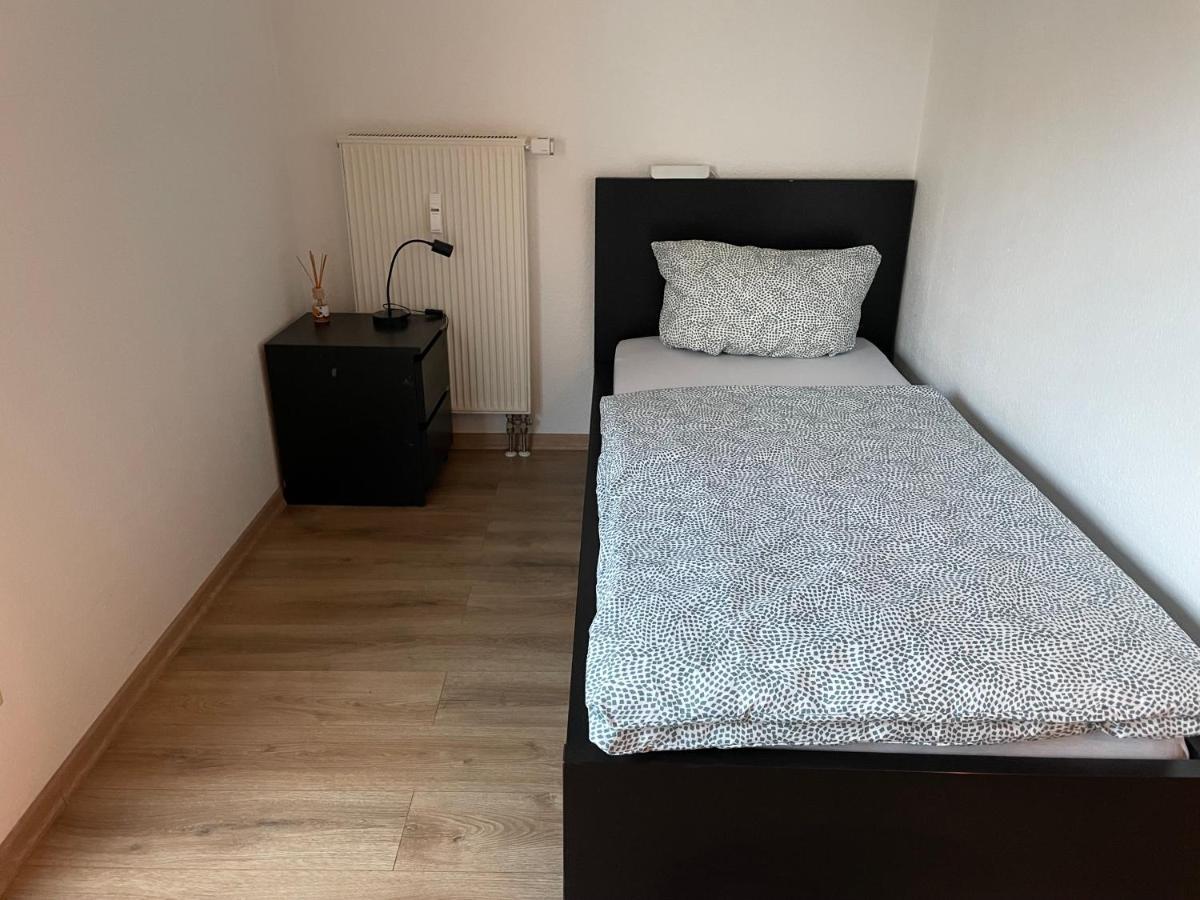 Ferienwohnung Mit 2 Zimmer, Kueche, Bad, In Saarbrücken Esterno foto