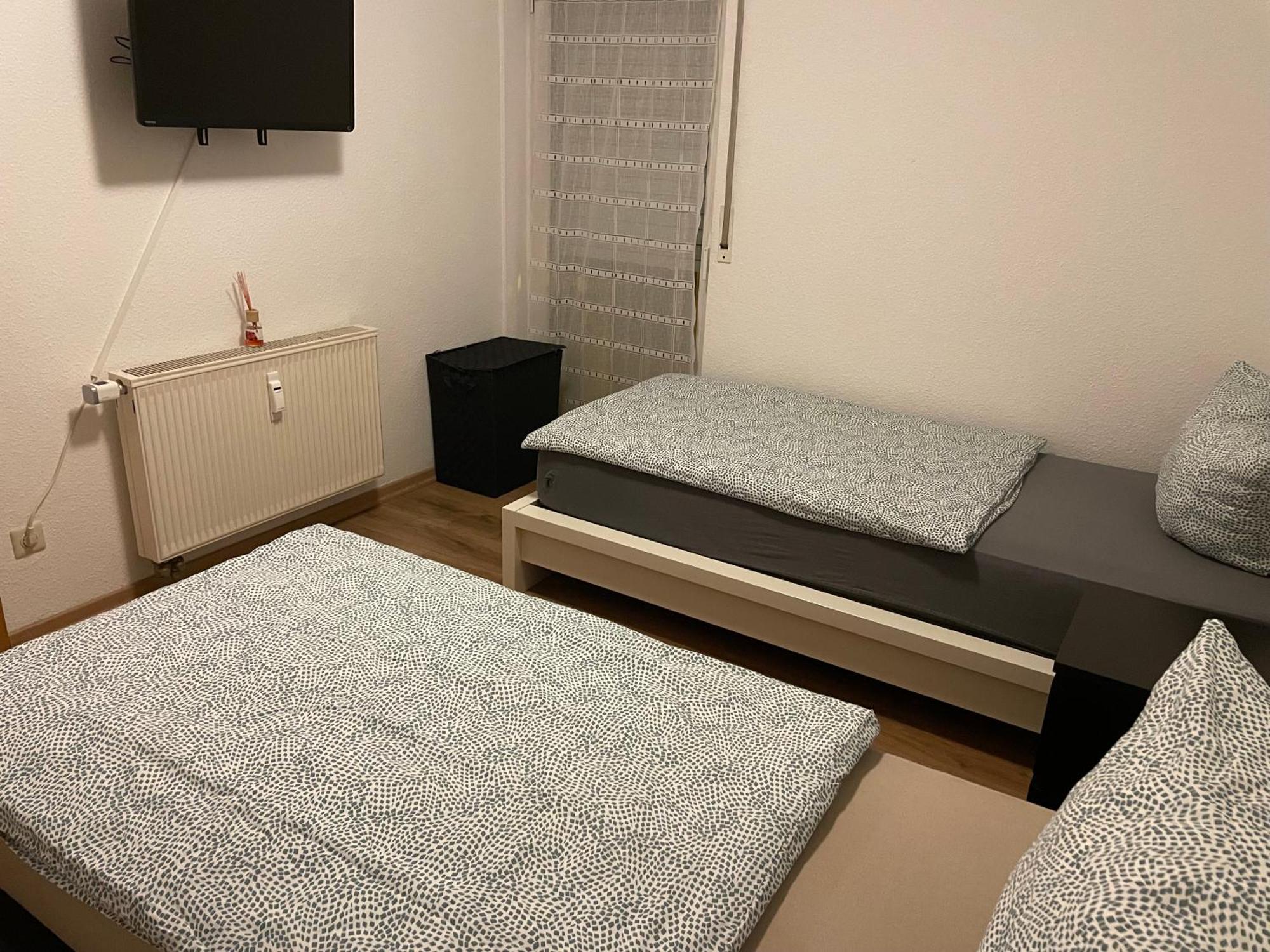 Ferienwohnung Mit 2 Zimmer, Kueche, Bad, In Saarbrücken Esterno foto